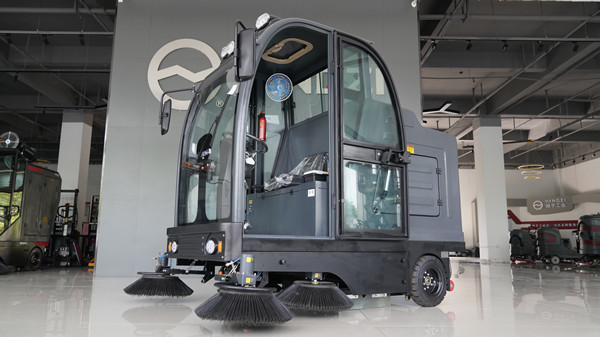 工廠工業(yè)清潔設備洗地機的價格是多少？